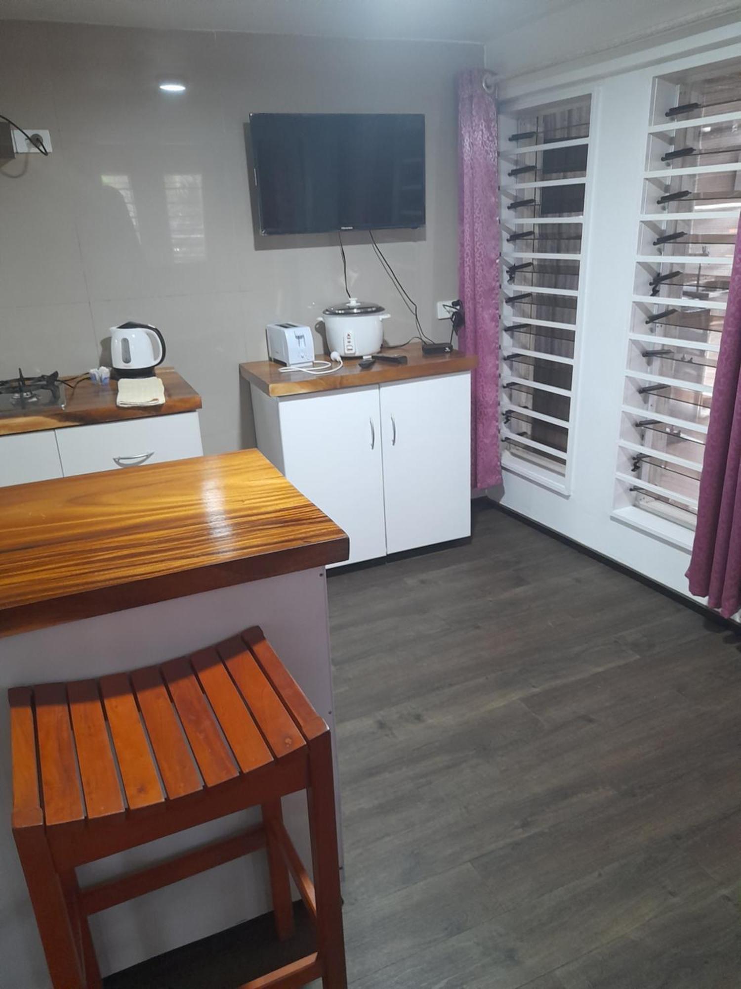 Bidesi Villa Apartments ซุวา ภายนอก รูปภาพ